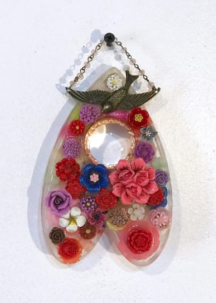 Bumblebee planchette by Kathie Olivas, Image 4.