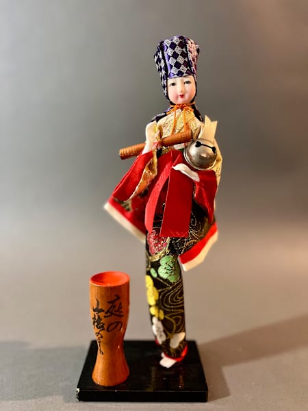 Millet Pounding' doll - Hietsuki ningyō from the collection of