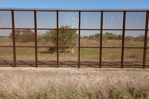 Border Fence (Valla fronteriza), from the portfolio Borders and Belonging by Susan Harbage Page
