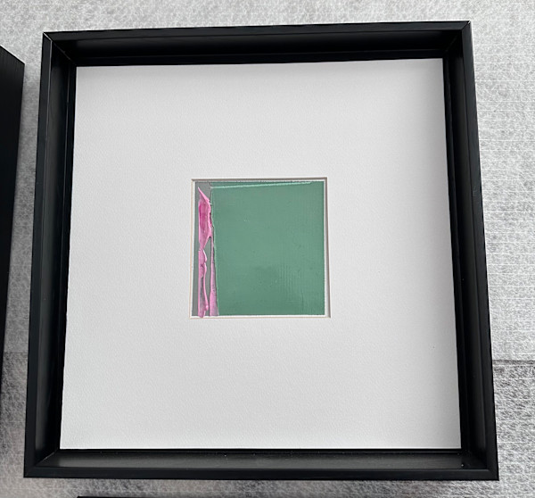 Clarity - Green/Pink by Nikolay Naydenov