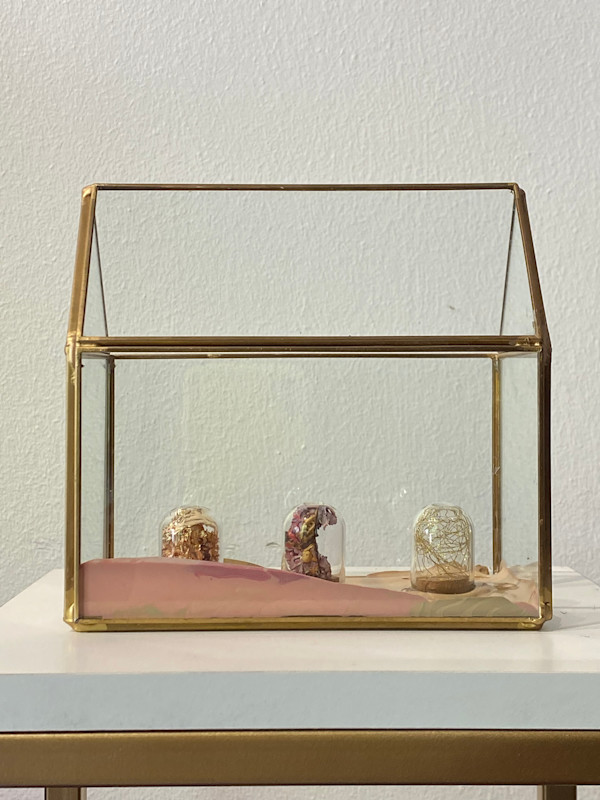 Aquí en casa by Ingrid Lauw Peña