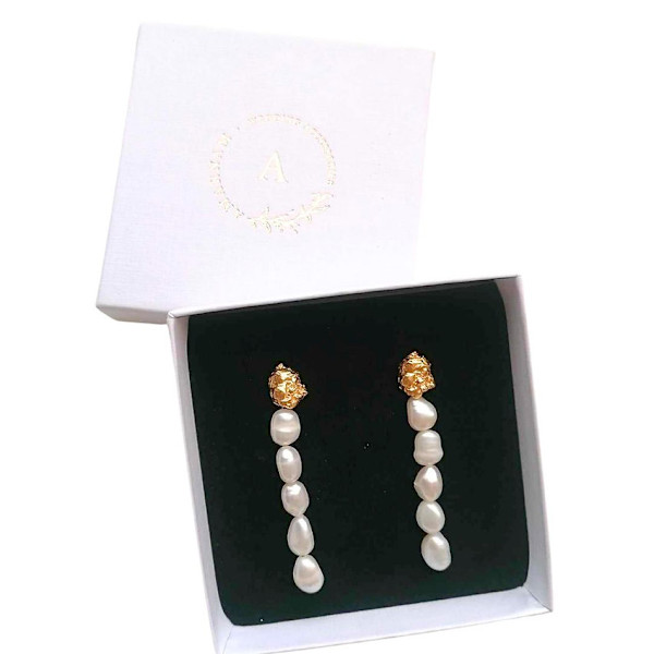 LA ROCHE Drop and Dangle Pearl Earrings by Rita GOBIN