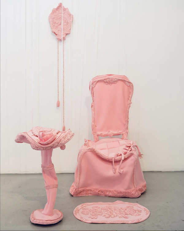 Hollow (Chair) by Patricia L. Cooke, Image 1.