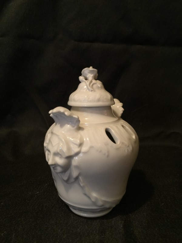 KPM Berlin, Covered Potpourri with Mascarons in Blanc de Chine