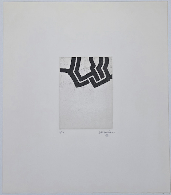 Luze by Eduardo Chillida