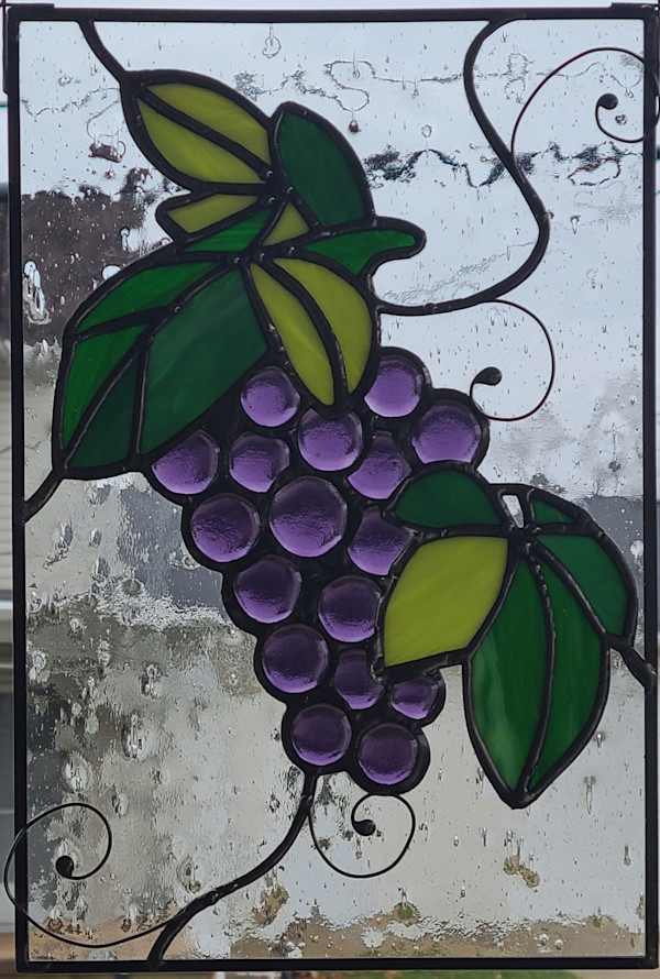 Single Cluster Grapes - Vertical by Wendling Glass Creations