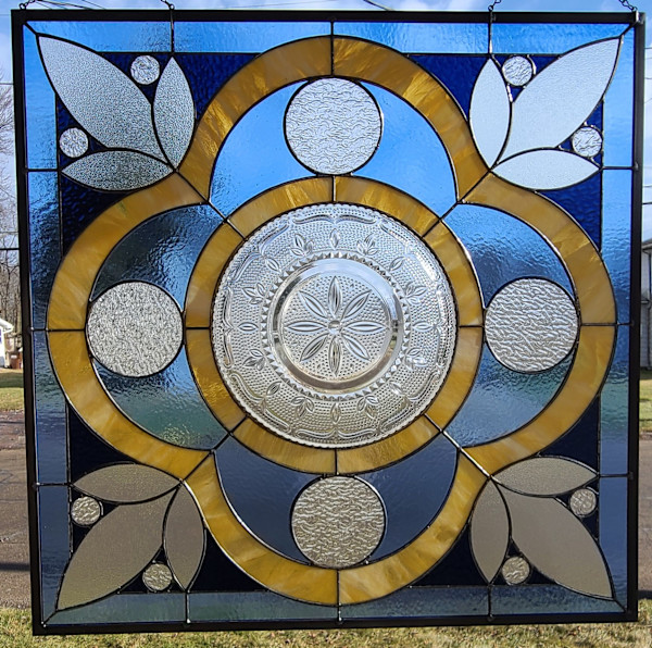 French Country Trefoil by Wendling Glass Creations