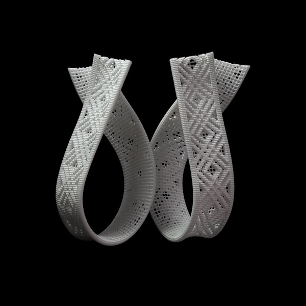 Runner earrings I by Hesti Wade