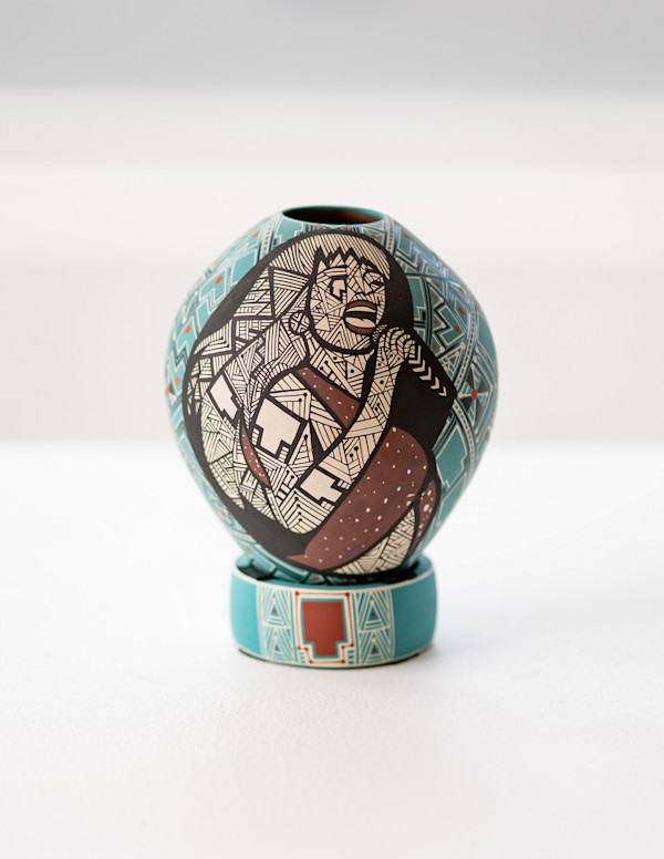Selena Classic Style Pot by Sary Ramirez Silva