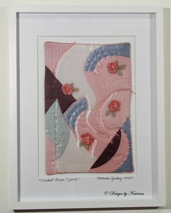Crochet Roses S pink by Katrina Sjoberg