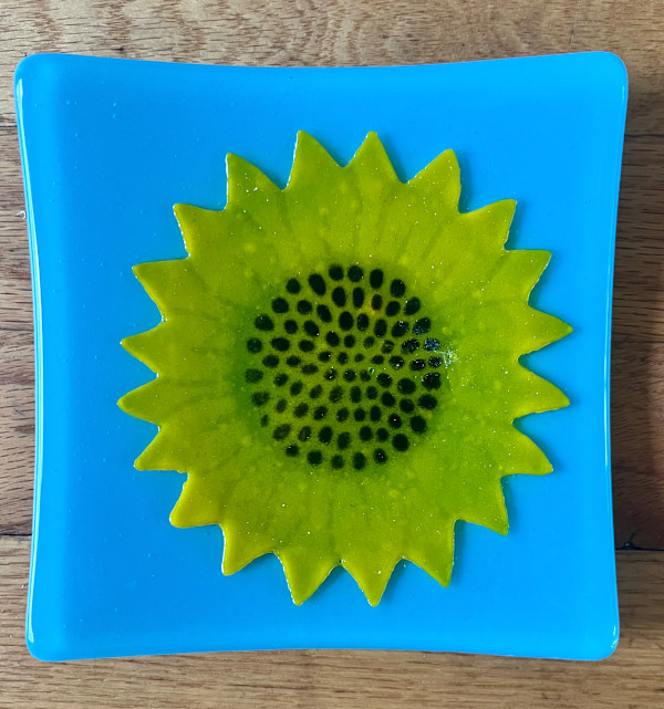 Sunflower mandala dish by Julie Root Sawyer, Image 1.