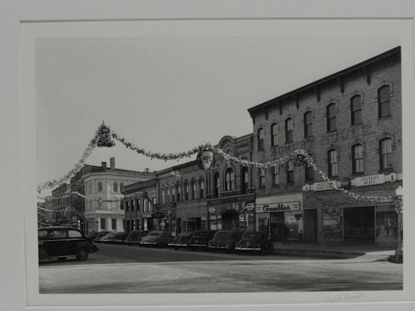 Whitewater City Scene from the Pescheret era - Christmas decorations by Fran Achen, Image 1.