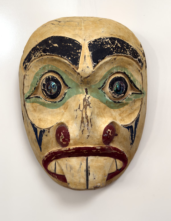 Alaskan mask with large teeth