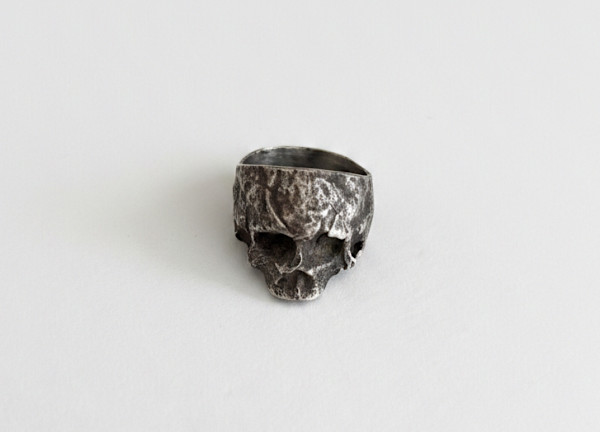 Anillo Craneo Primitivo by Fabián Pelayo, Image 1.