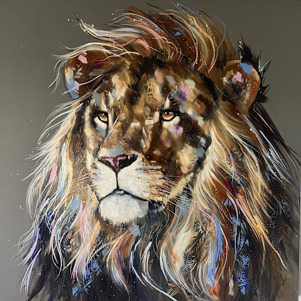 Commissioned lion by Louise Luton, Image 2.