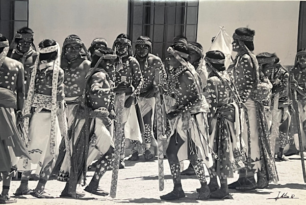 Encuentro de bandos by Arturo Rodriguez Torija