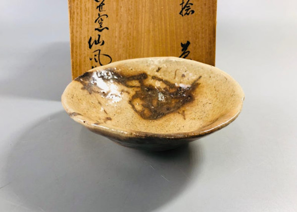 Hagi yaki Hira chawan  -  白柿 Shirogaki, “White Persimmon” by Buppu ??