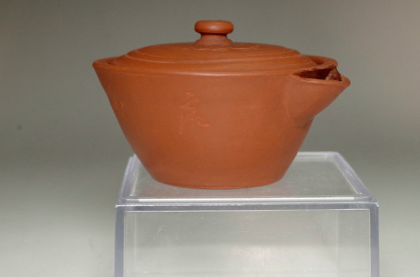 Sugie Jumon 杉江寿門  (1828-1898) Tokoname yaki, Houhin (teapot). by Sugie Jumon 杉江寿門