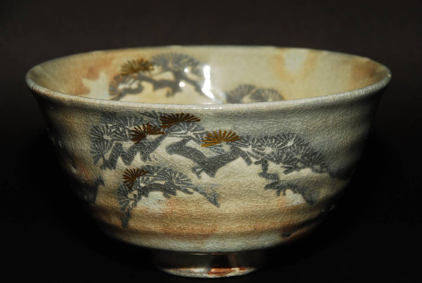 Inui Nobuyuki (乾伸行) b. 1948,  “Shirogeshō Nagare Matsu” (White-Slip ‘Flowing Pine’) Chawan by Inui Nobuyuki 乾伸行