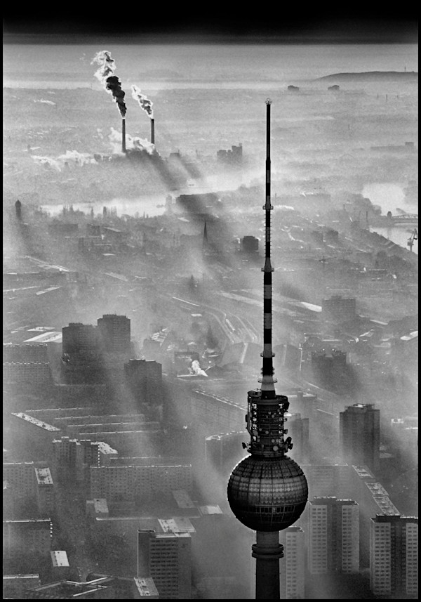 Fernmeldeturm 32 by Christoph A. Michaelis