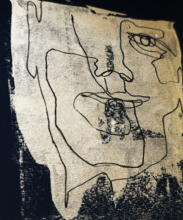 Oro y Carbon #10 by Monica Bachue