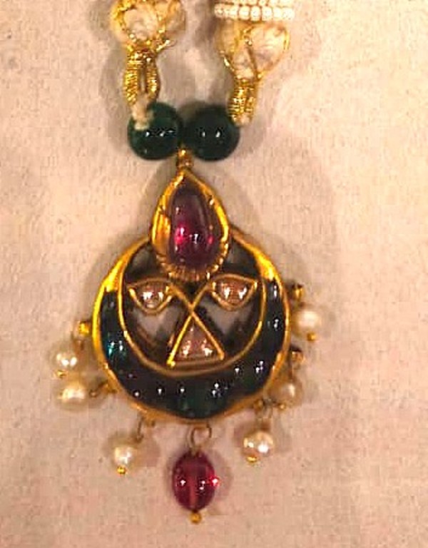 Necklace, Image 2.