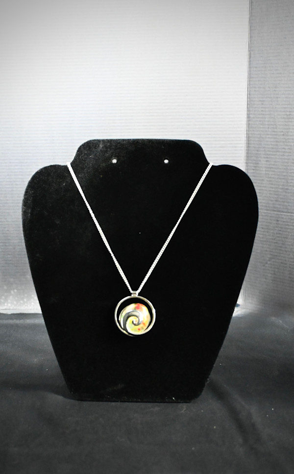 Swirl pendant, dichroic by Susan Mason