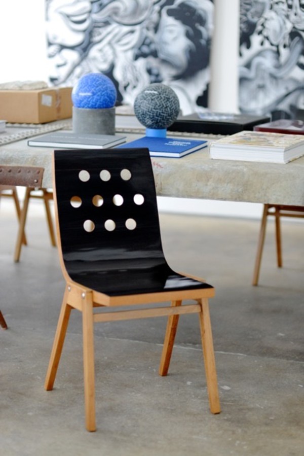 Set of Five “Wiener Stadthalle” Stacking Chairs (Model 3/4/3) by Roland Rainer, Image 1.