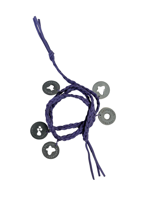 Pulsera morada by Ximena Castillo