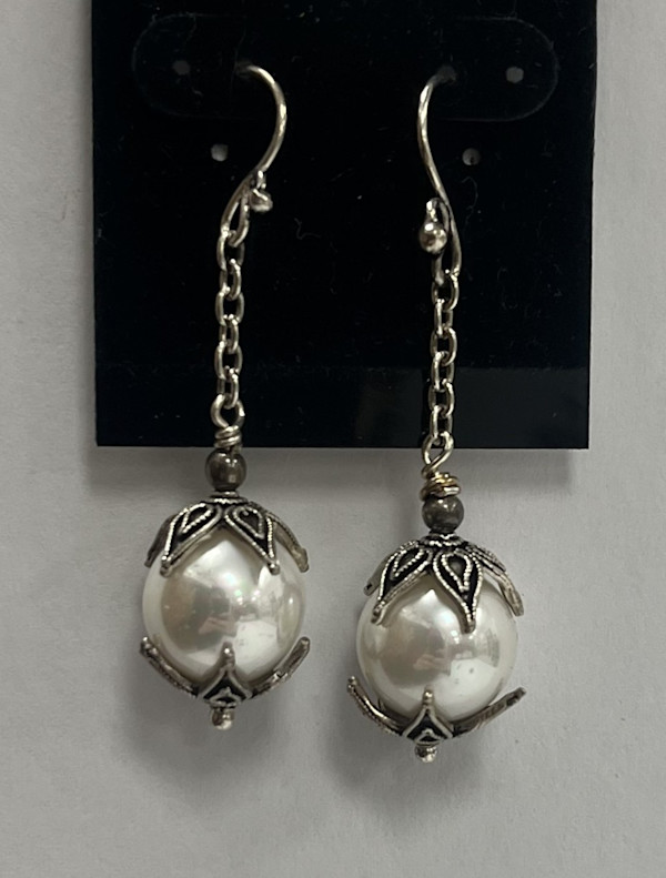 #948 Shell Pearls by Sue Broadway, Image 2.