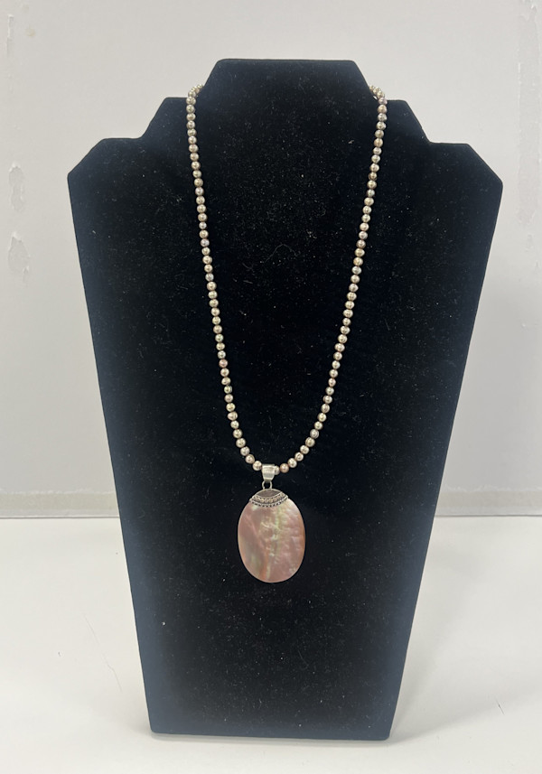 #1077 Fresh Water Pearls with Shell and Sterling Accents 19in by Sue Broadway, Image 2.