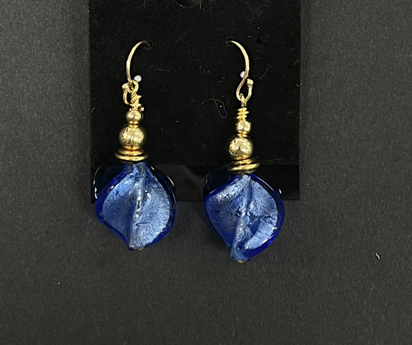 #1048-A Glass and Brass Earring by Sue Broadway, Image 2.