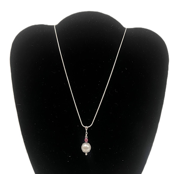 #1043 Fresh Water Pearl and Faux Pearl Sterling Accent 18in Chain by Sue Broadway, Image 4.