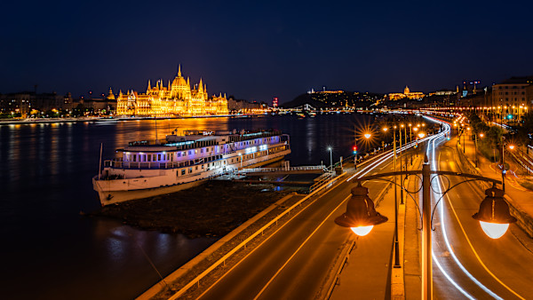 Budapest - Night Riverside Scene (Size B) 1/30 by Juan Matorras