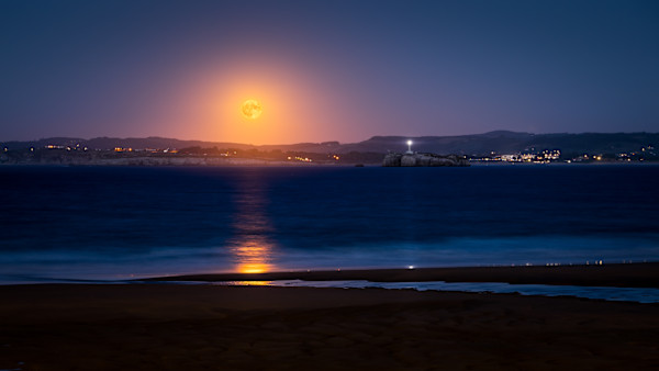 El Sardinero - Full Moon Rising (Size C) 1/40 by Juan Matorras
