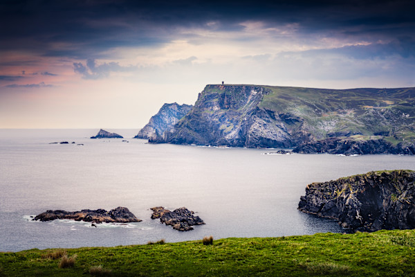 Glen Bay - Signal Tower atop the Cliff by Juan Matorras