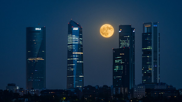 Madrid - I Shall Rise Above the Giants by Juan Matorras