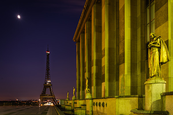Paris - Night Time at Trocadero by Juan Matorras