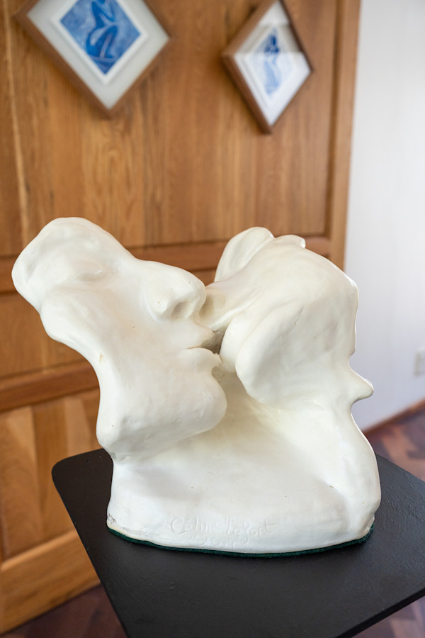 The Kiss white by CELINE LEFORT