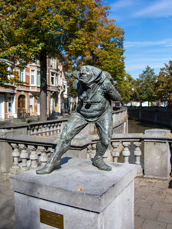 Paep Thoon Statue. Leuven, Belgium by David Whited