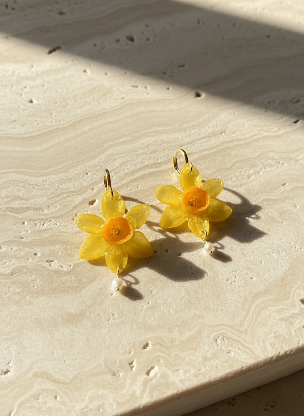 Daffodil Huggies by Breanna Cole, Image 1.