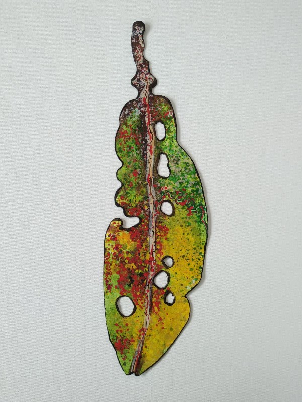 Medium Pohutukawa Leaf . . (21583) by Liz McAuliffe