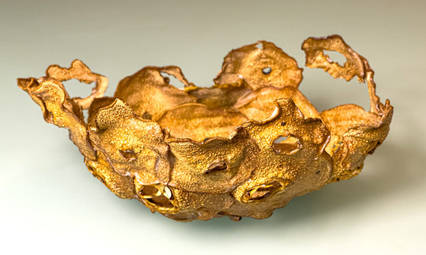 Quince vessel - small by Annette Holtkamp