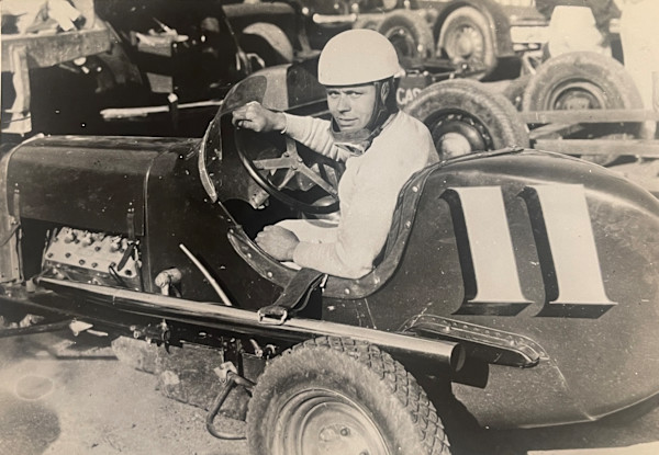 Midget Racer No. 11, Image 1.