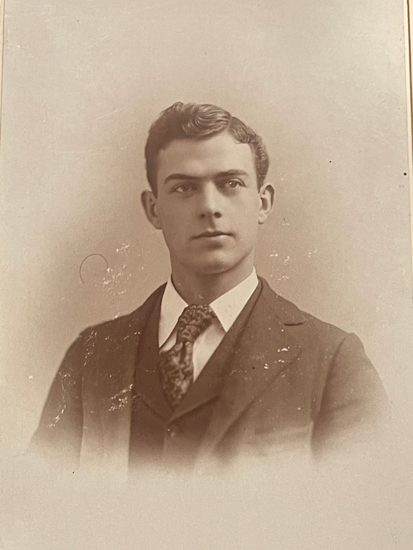 Looking to left by Chas F Schwab, Image 4.