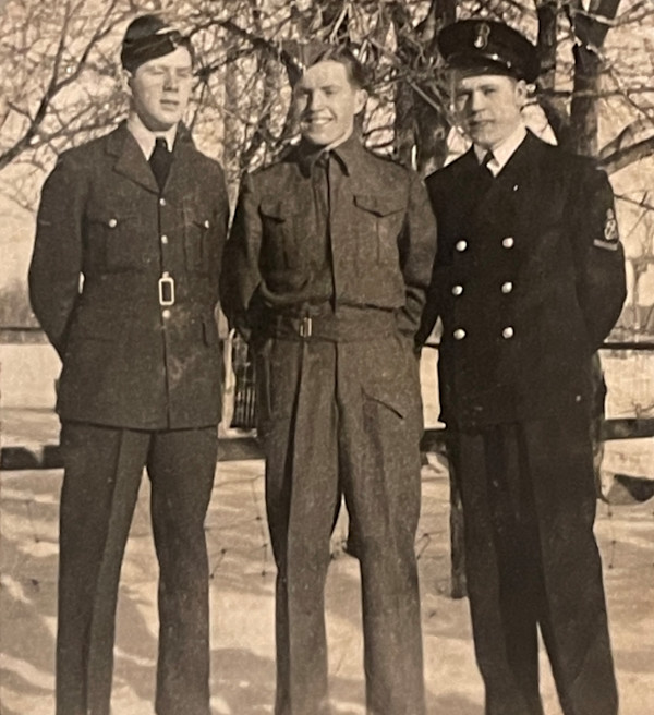 3 Soldiers, Image 2.