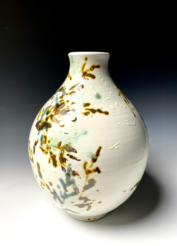 Porcelain with leaves