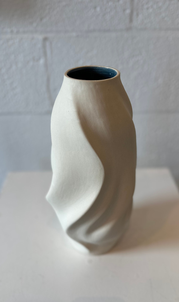 Vessel 7 (blue interior) by Topher Gent, Image 1.