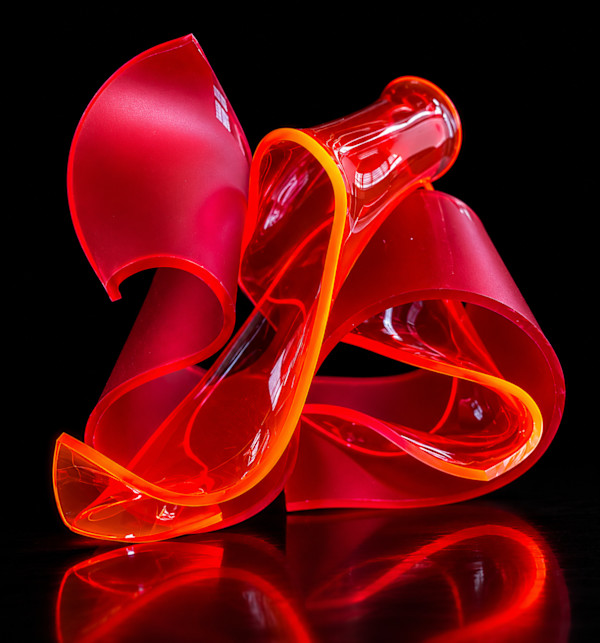 Licht in Form Series  SkulptureAcryl -lichtfaltung by Alex Huelbach, Image 3.