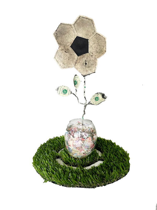 Flor de Cancha: De la serie "Floreros" by Gabriela Gonzalez Leal